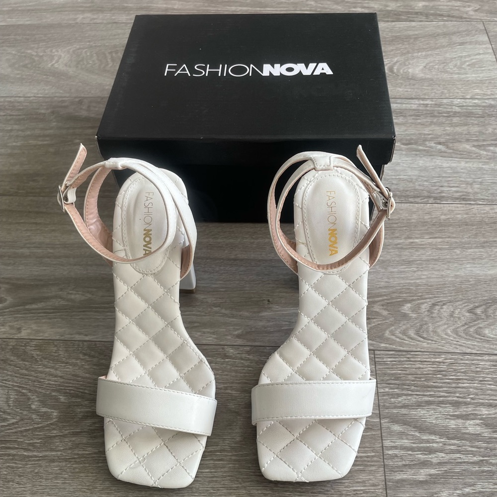 🤍 Woman’s White Fashion Nova Heels